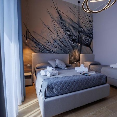 Maria Maruzzella B&B Luxury Suites เนเปิลส์ ภายนอก รูปภาพ