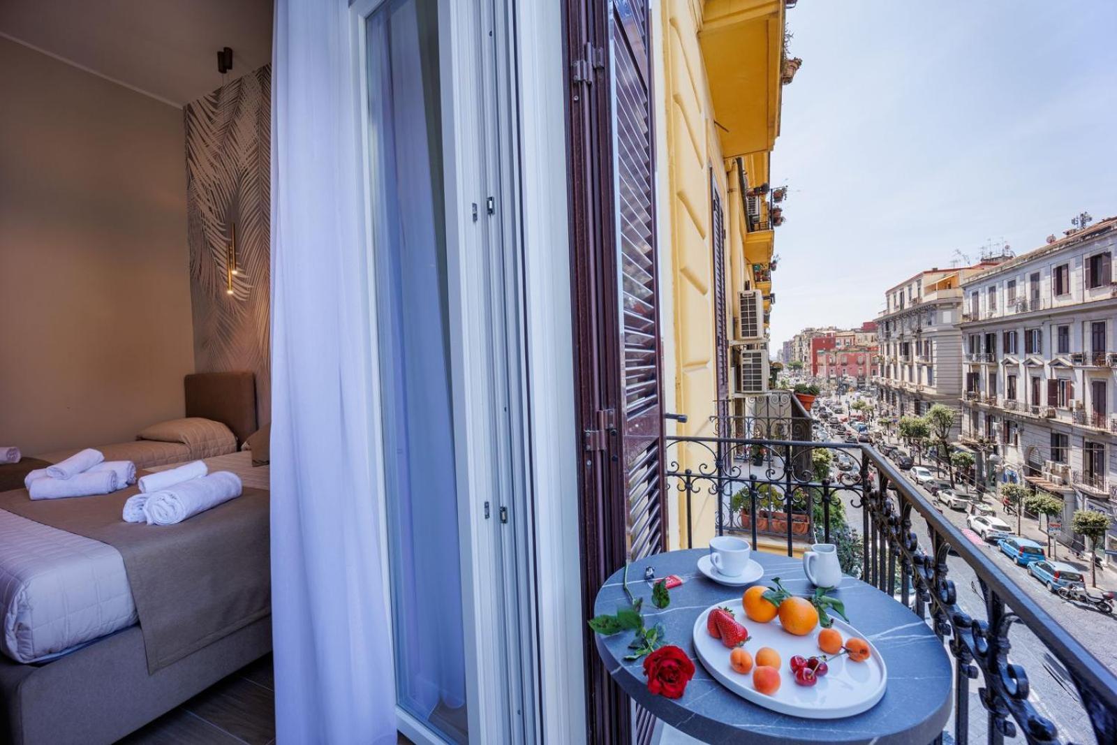 Maria Maruzzella B&B Luxury Suites เนเปิลส์ ภายนอก รูปภาพ